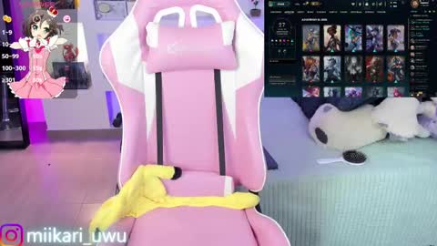 Snapshot of ahri_elderwood chatting on 11, 2, 2025 Ahri help me get to 100  online show from 11, 2, 2025