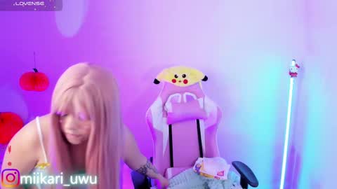 Snapshot of ahri_elderwood chatting on 7, 10, 2025 Ahri help me get to 100  online show from 7, 10, 2025