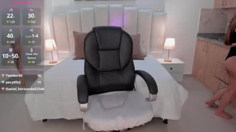 AIDA ADAMS online show from 11, 9, 2025