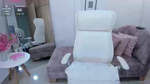 AIDA ADAMS online show from 1, 11, 2025