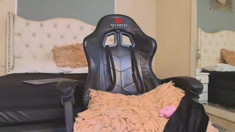 aiden_royce online show from 24, 11, 2025