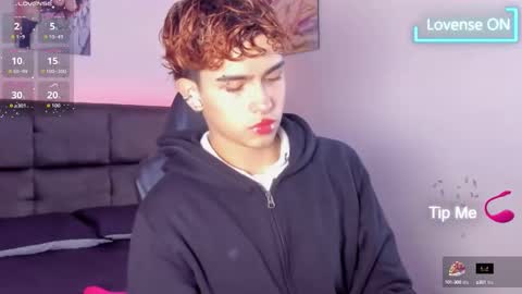 Aiden  online show from 30, 9, 2025