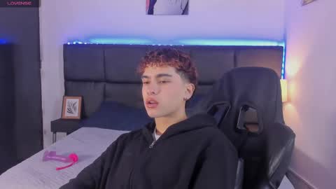 Aiden  online show from 23, 10, 2025