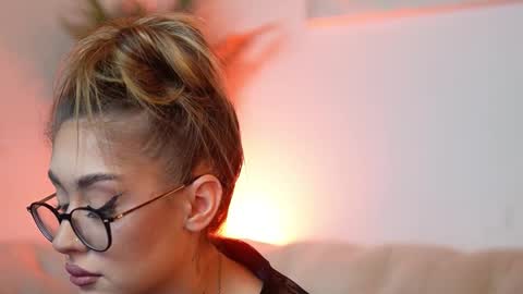  Aileen  online show from 24, 10, 2025