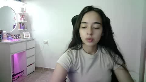 Snapshot of aineangeel chatting on 25, 5, 2026 AINE online show from 25, 5, 2026