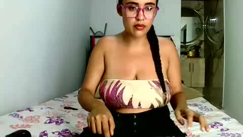 Snapshot of aisha_koswell3 chatting on 19, 7, 2026 aisha koswell3 online show from 19, 7, 2026