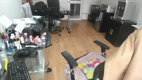 Katie   online show from 14, 4, 2026