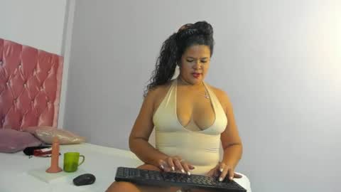 AISHA  MOORE online show from 11, 6, 2026
