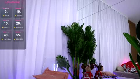 Aisha  online show from 18, 12, 2024