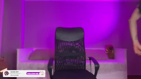 Snapshot of akame_s chatting on 18, 10, 2025             online show from 18, 10, 2025