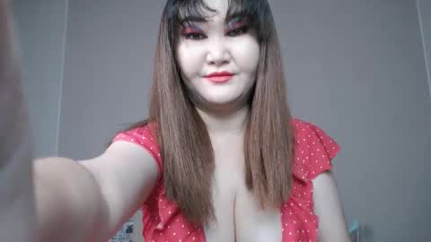 Snapshot of akanire chatting on 22, 11, 2025 Shelly online show from 22, 11, 2025