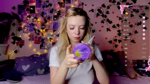 Akari online show from 11, 4, 2026