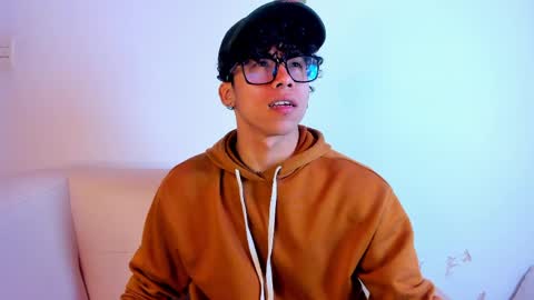 akazaboy online show from 12, 4, 2026