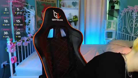 Akemi online show from 8, 3, 2025