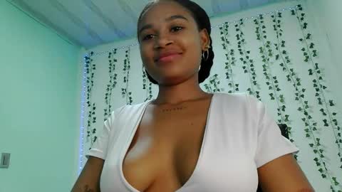 akemy_saunderz online show from 7, 6, 2026