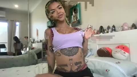 Akira Zay online show from 7, 1, 2026