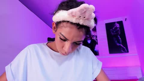 Alahia Rodriguez online show from 28, 11, 2025