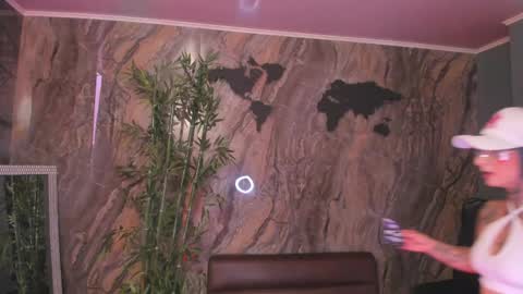 ALAHIA online show from 7, 4, 2026