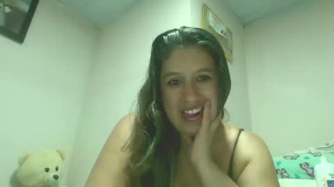 Snapshot of alahia_fox chatting on 6, 1, 2025 alahia online show from 6, 1, 2025