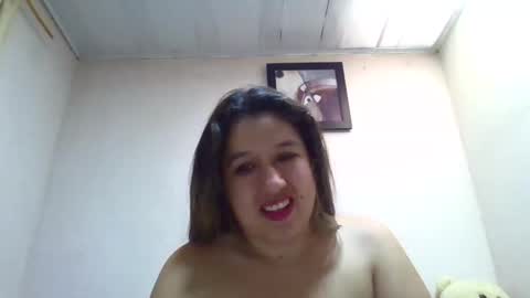Snapshot of alahia_fox chatting on 9, 3, 2025 alahia online show from 9, 3, 2025