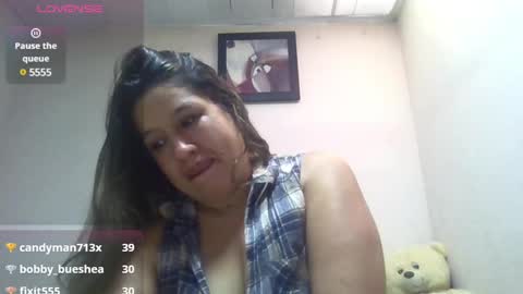 Snapshot of alahia_fox chatting on 11, 3, 2025 alahia online show from 11, 3, 2025