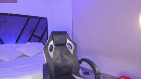 Snapshot of alahiaa1_ chatting on 12, 11, 2025 Alahia online show from 12, 11, 2025