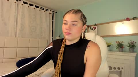 Snapshot of alaia_greyy chatting on 2, 1, 2025 Alaia online show from 2, 1, 2025
