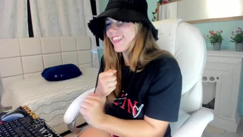 Snapshot of alaia_greyy chatting on 11, 1, 2025 Alaia online show from 11, 1, 2025