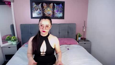 Snapshot of alaiia___ chatting on 4, 12, 2025 Alaiia online show from 4, 12, 2025