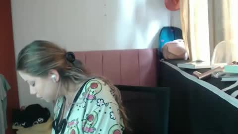 alaina_blessed online show from 20, 4, 2026