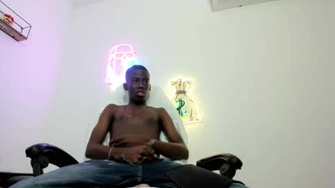 Snapshot of alan_blacke chatting on 10, 11, 2025 alan_blacke online show from 10, 11, 2025