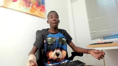 Snapshot of alan_blacke chatting on 19, 11, 2025 alan_blacke online show from 19, 11, 2025