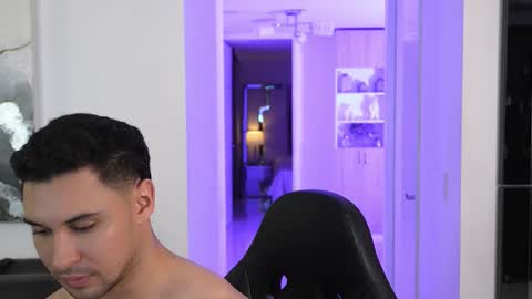 Snapshot of alan_vidal chatting on 17, 11, 2025 Alan Vidal online show from 17, 11, 2025