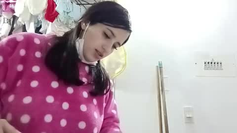 isabella online show from 4, 3, 2025