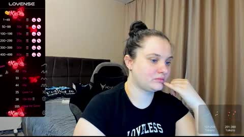 Snapshot of alanabrox chatting on 14, 11, 2025 Julia online show from 14, 11, 2025