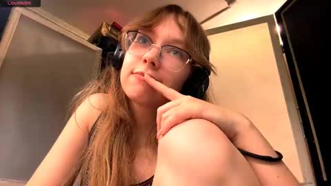 Snapshot of alanehadaller chatting on 19, 11, 2025 Stella online show from 19, 11, 2025