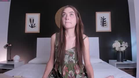 Alanna Cute Russell online show from 2, 11, 2025