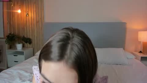 Alanna Cute Russell online show from 3, 7, 2026