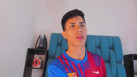 Snapshot of alannaughty_ chatting on 14, 1, 2025 alannaughty_ online show from 14, 1, 2025