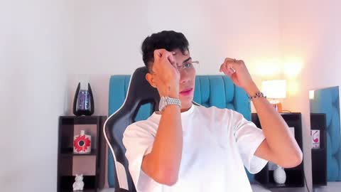 Snapshot of alannaughty_ chatting on 24, 1, 2025 alannaughty_ online show from 24, 1, 2025