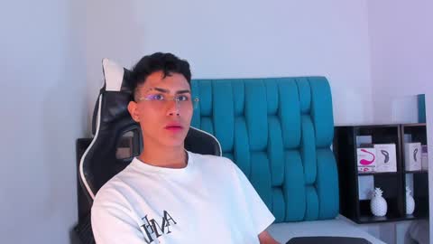 Snapshot of alannaughty_ chatting on 9, 2, 2025 alannaughty_ online show from 9, 2, 2025