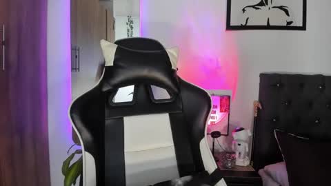 alannaughty_ online show from 10, 1, 2026