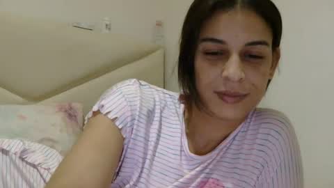 Snapshot of alaouirim25 chatting on 17, 6, 2026 AllylicArabis online show from 17, 6, 2026