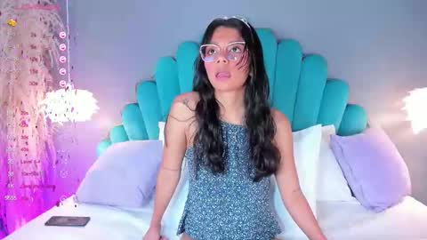 Alassia Hocthner online show from 11, 9, 2025