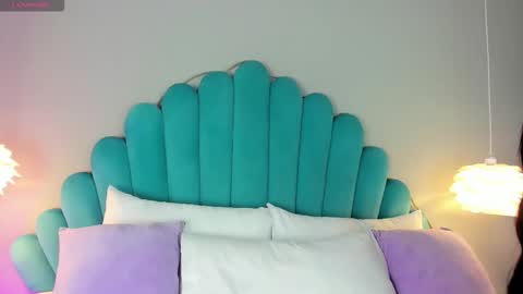 Alassia Hocthner online show from 5, 11, 2025