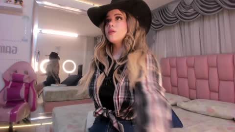 albaandthayron online show from 18, 1, 2025