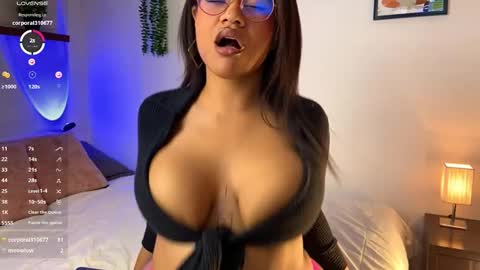 Snapshot of aleiascott chatting on 7, 11, 2025 Aleia online show from 7, 11, 2025