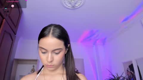 Alejandra online show from 5, 3, 2025