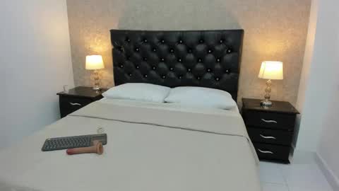 Alejandra Tellez online show from 4, 11, 2025