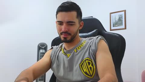 alejandroo_7 online show from 8, 1, 2025